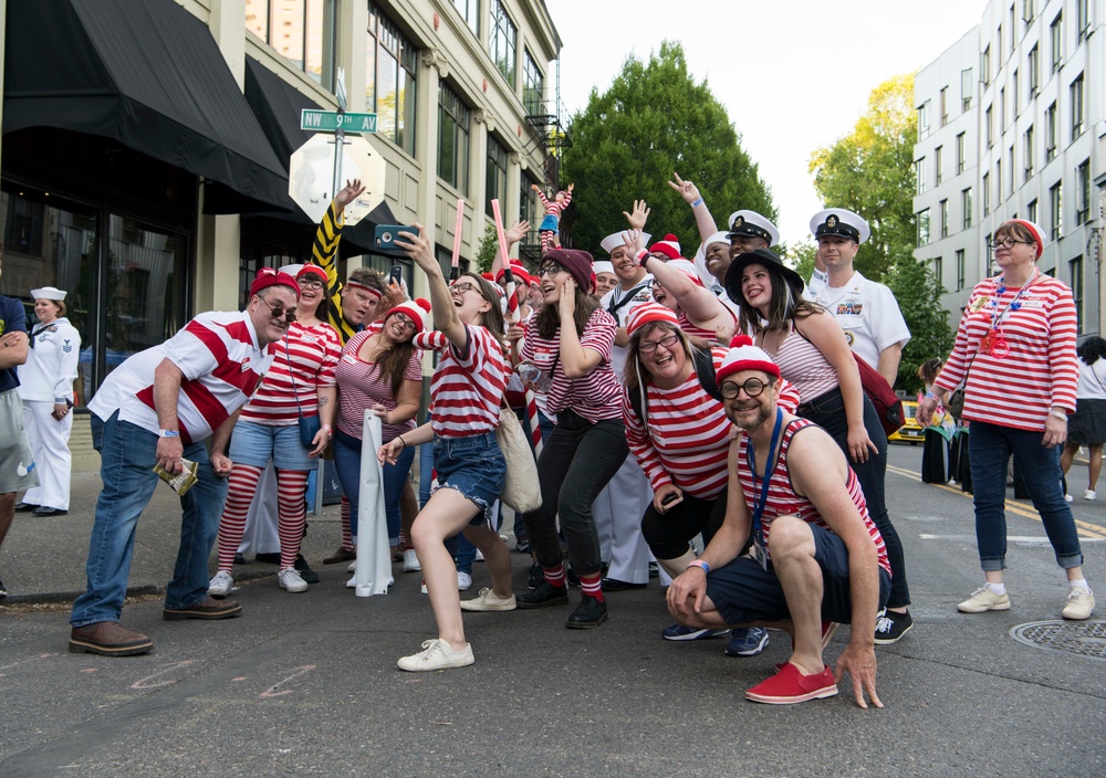 DVIDS Images Starlight Parade [Image 3 of 17]