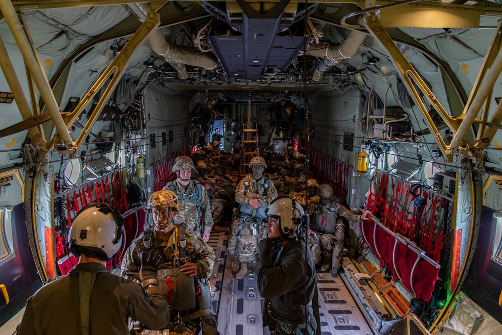 U.S. Marines, Soldiers conduct Airborne Ops