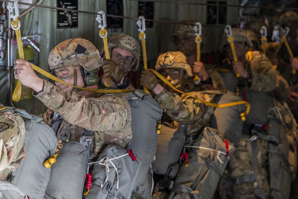 U.S. Marines, Soldiers conduct Airborne Ops