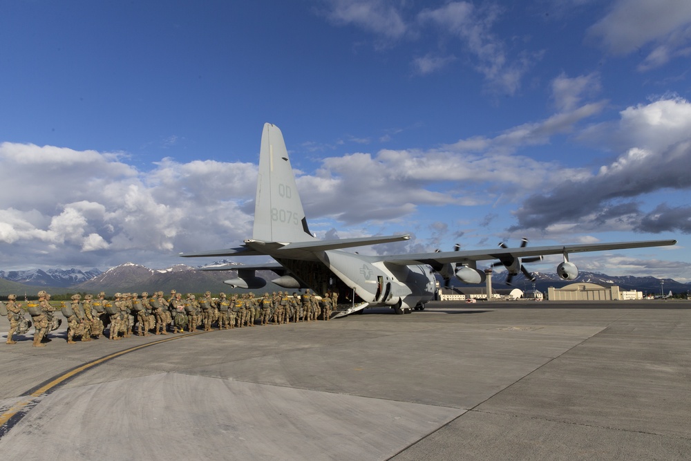 U.S. Marines, Soldiers conduct Airborne Ops