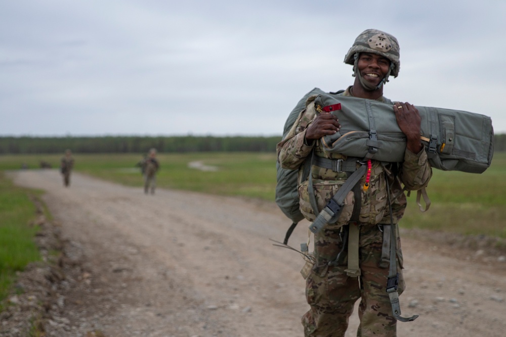 U.S. Marines, Soldiers conduct Airborne Ops