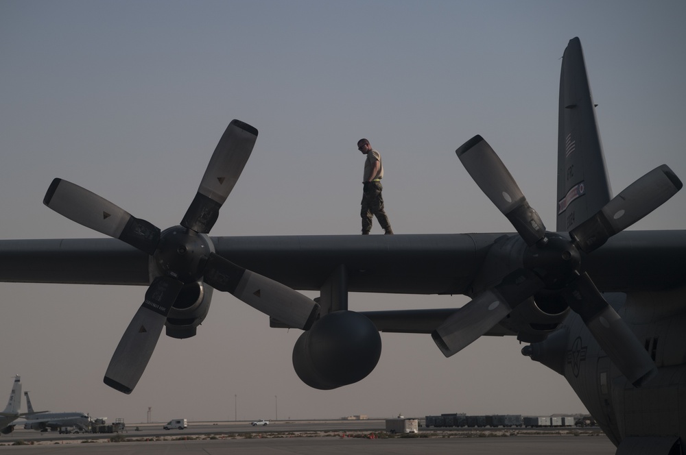 746th Expeditionary Airlift Squadron moves troops, cargo within CENTCOM AOR