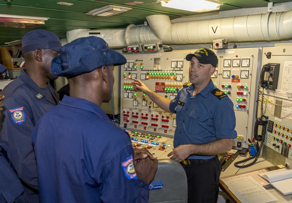 HMCS Goose Bay En Route to Exercise TRADEWINDS 2019