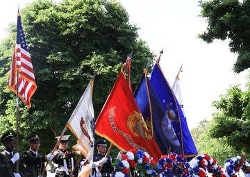 MARFORCOM Marines participate in wreath laying ceremony