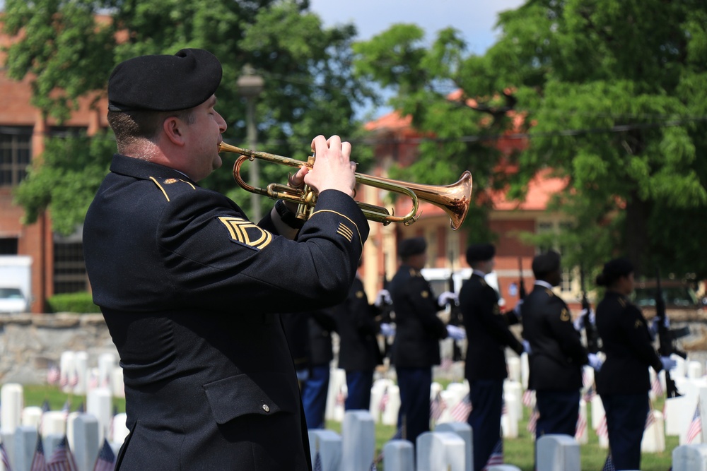 MARFORCOM Marines participate in wreath laying ceremony