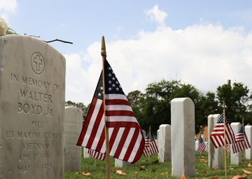 MARFORCOM Marines participate in wreath laying ceremony