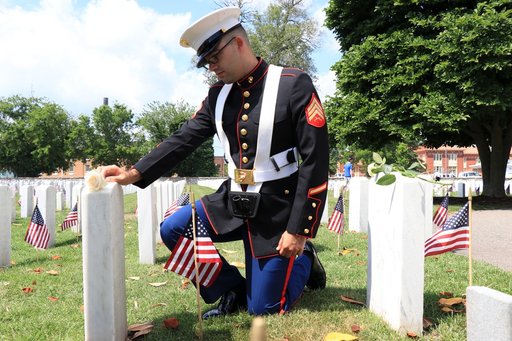 MARFORCOM Marines participate in wreath laying ceremony