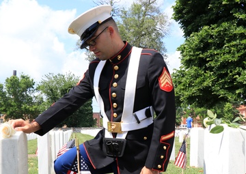 MARFORCOM Marines participate in wreath laying ceremony