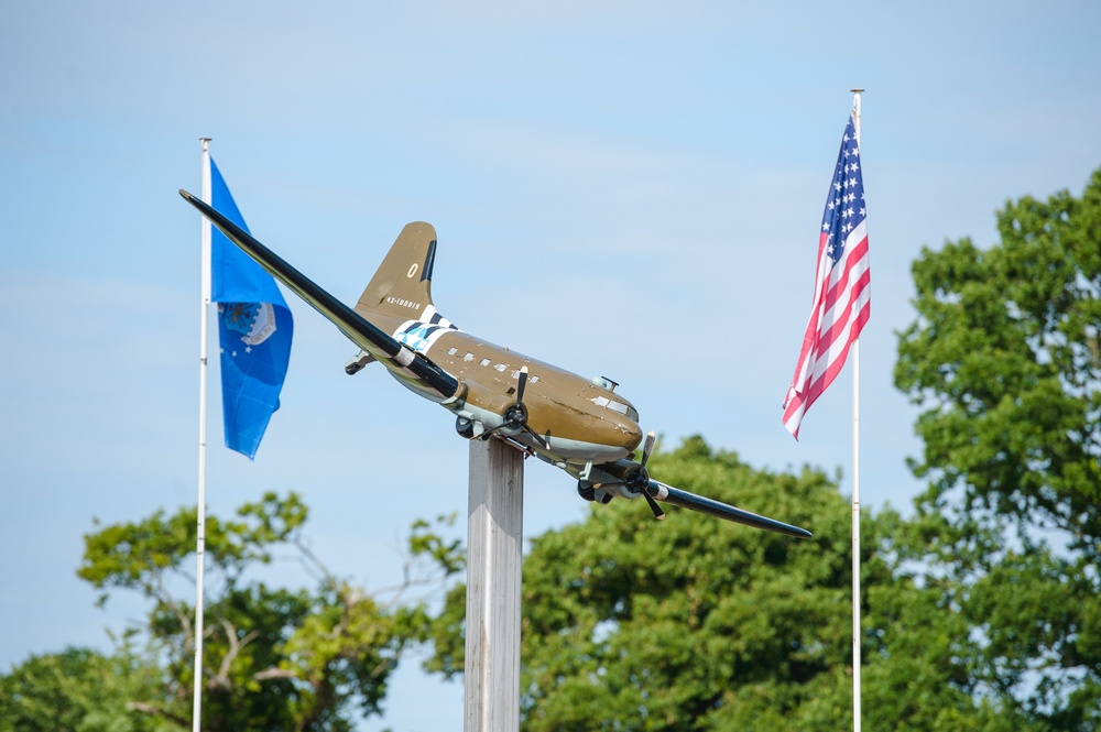 Replica plane flies over Picauville