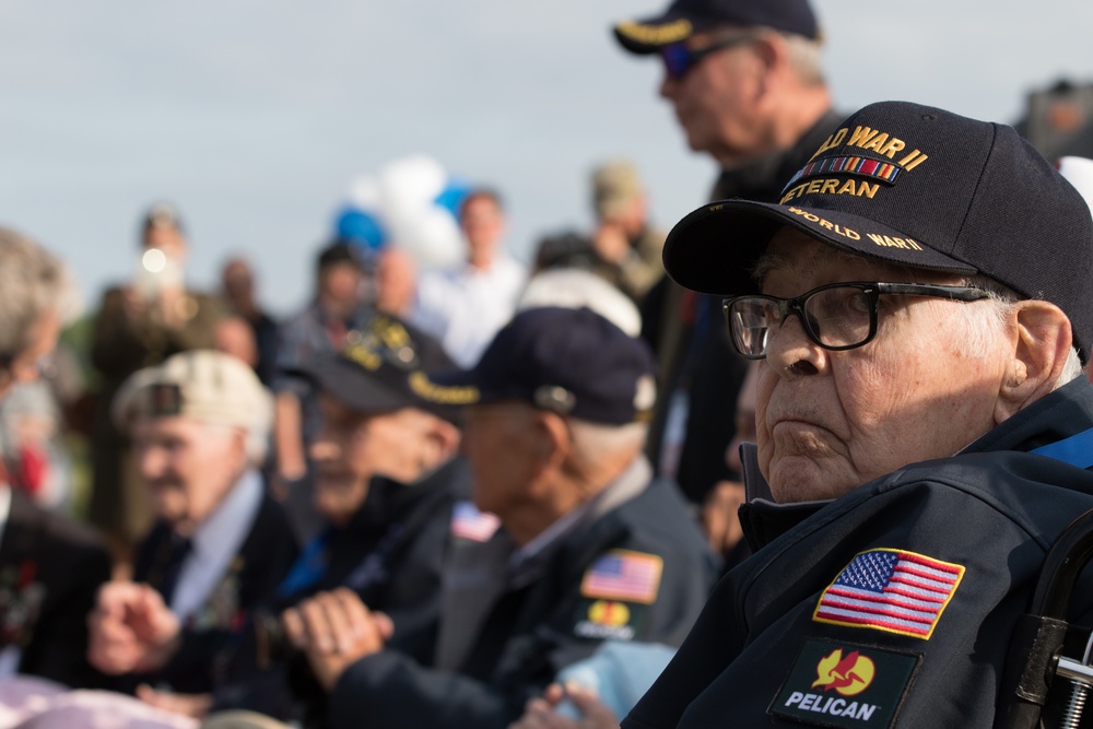 1ID Commemorates WWII Veterans at Omaha Beach Ceremony