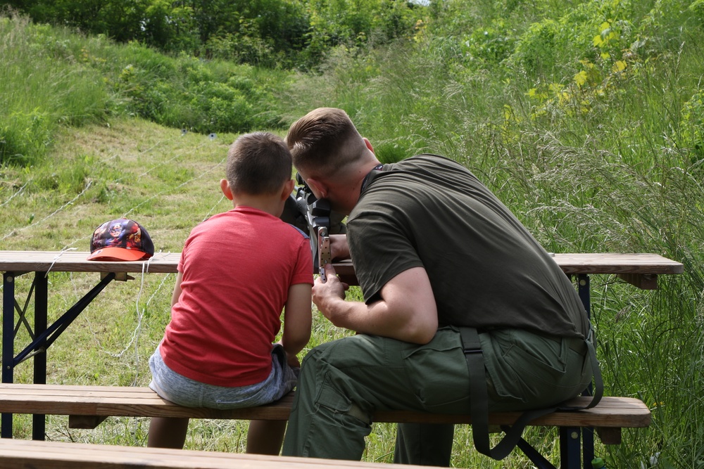 Soldier's Participate in Zbrojownia Firearms Collector's Association's annual Firearms Collectors Convention