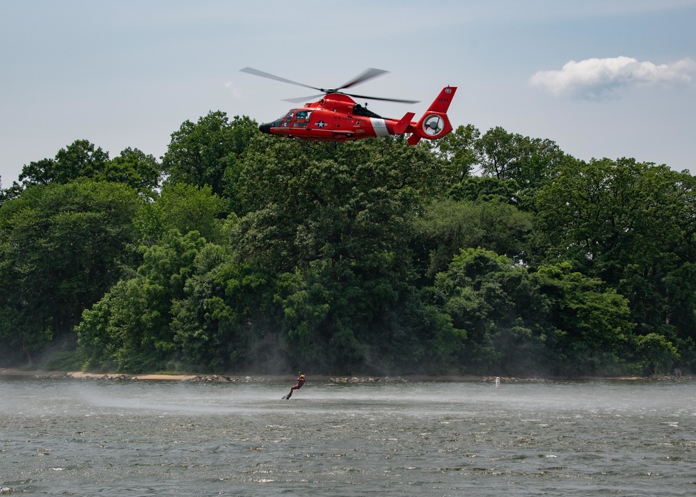 Coast Guard aircrew conducts rescue swimmer demonstration