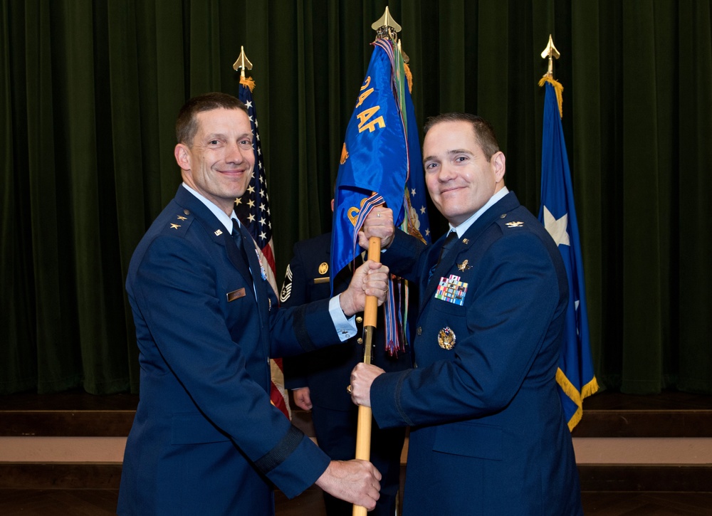 624th OC welcomes new commander during ceremony