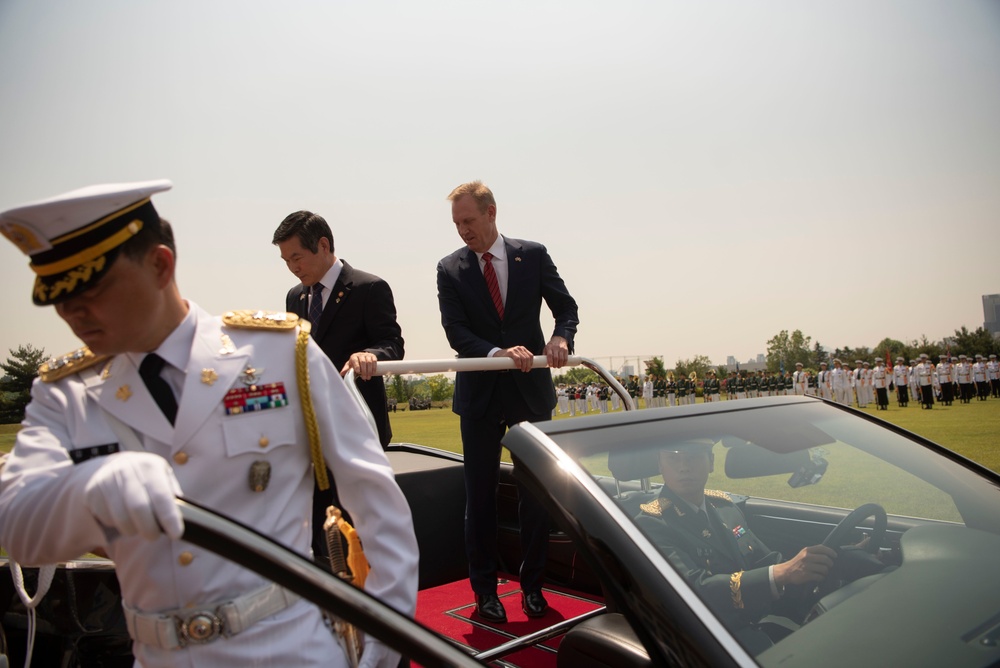 Acting Secretary of Defense Welcomed to South Korean Ministry of Defense