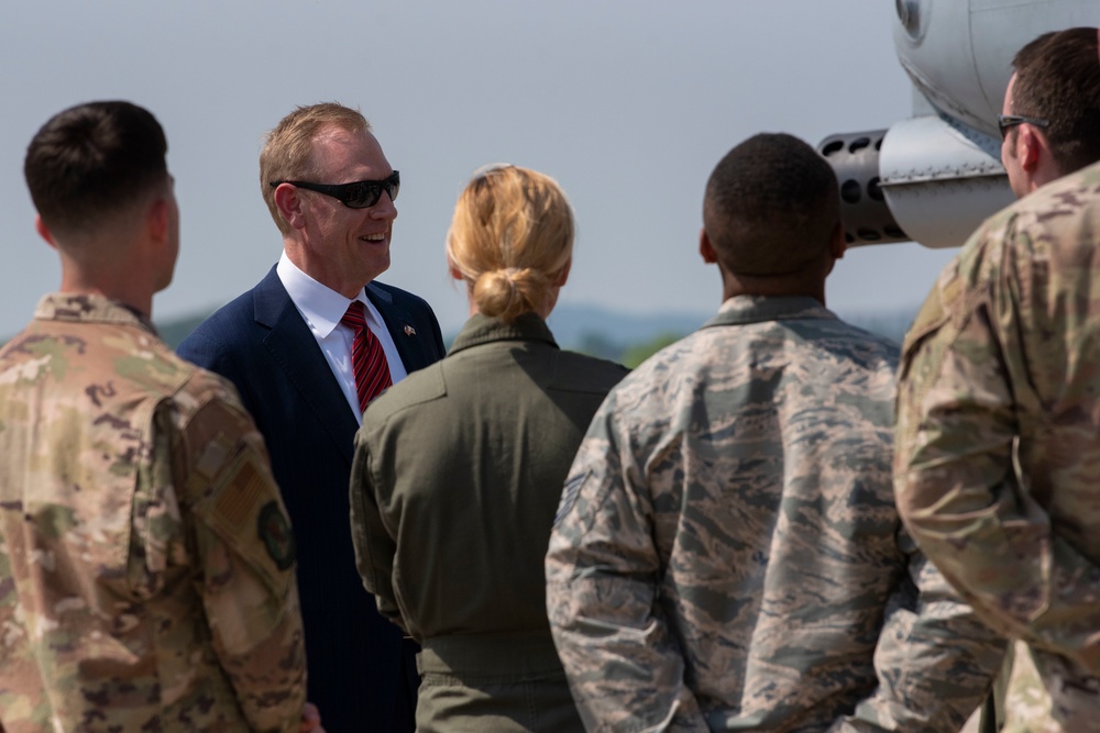 Acting Secretary of Defense Meets with Fighter Squadron Members