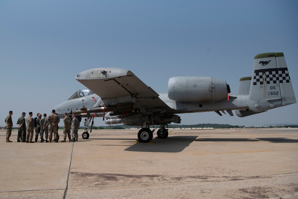 Acting Secretary of Defense Meets with Fighter Squadron Members