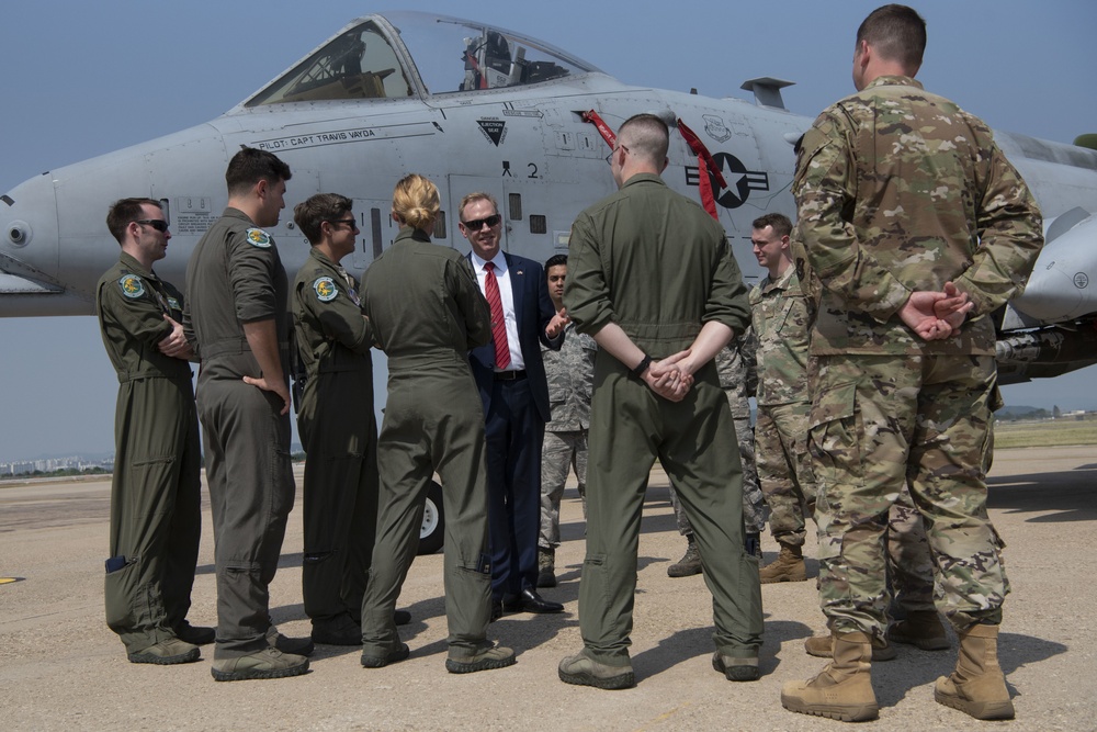 Acting Secretary of Defense Meets with Fighter Squadron Members