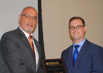 SMDC employee receives AIAA award