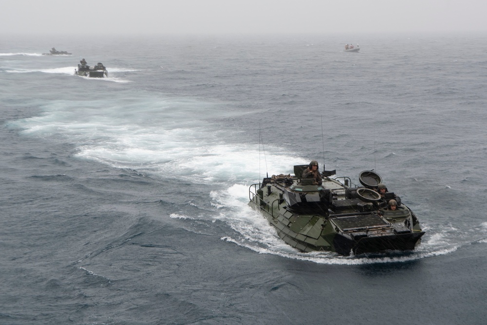 USS Green Bay (LPD 20) Assault Amphibious Vehicle Operations