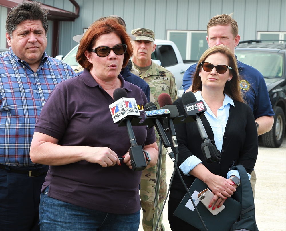 Illinois Governor Commits Additional National Guard Troops to Flood Fight