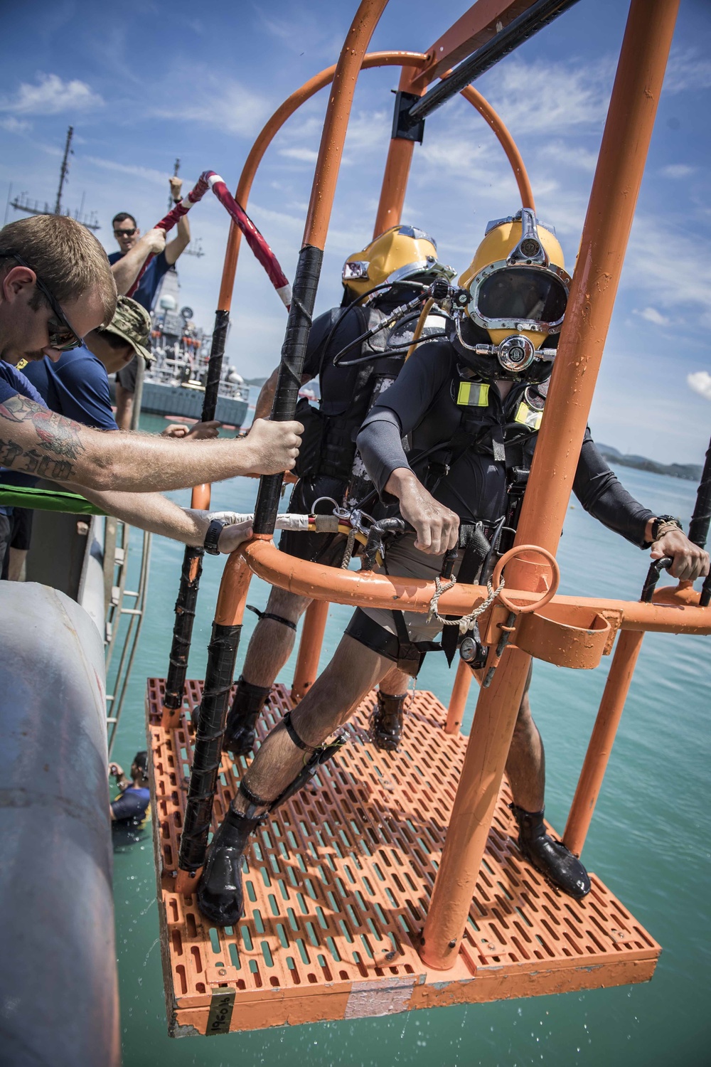U.S. Divers Perform A Joint Dive Exercise With RTN Divers