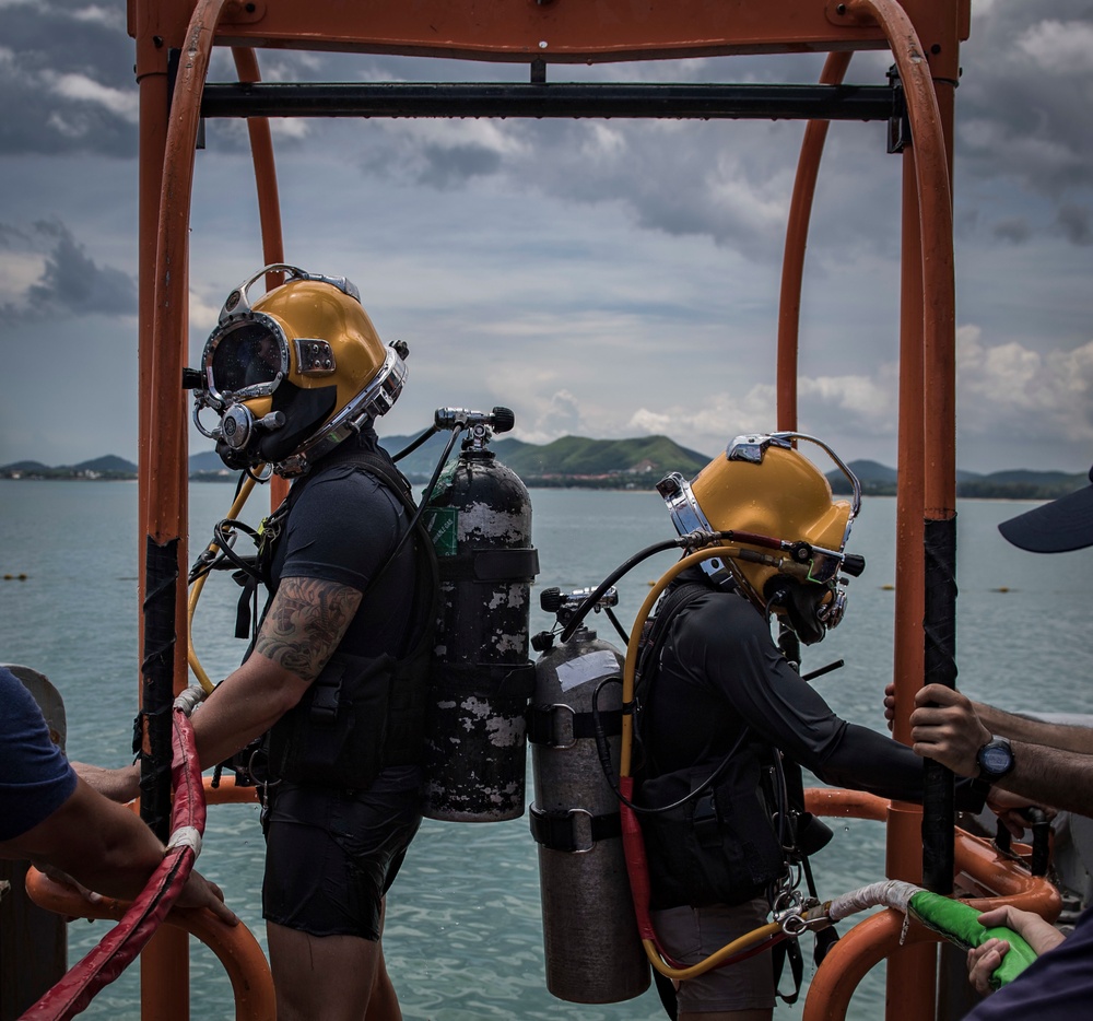 U.S. Divers Perform A Joint Dive Exercise With RTN Divers