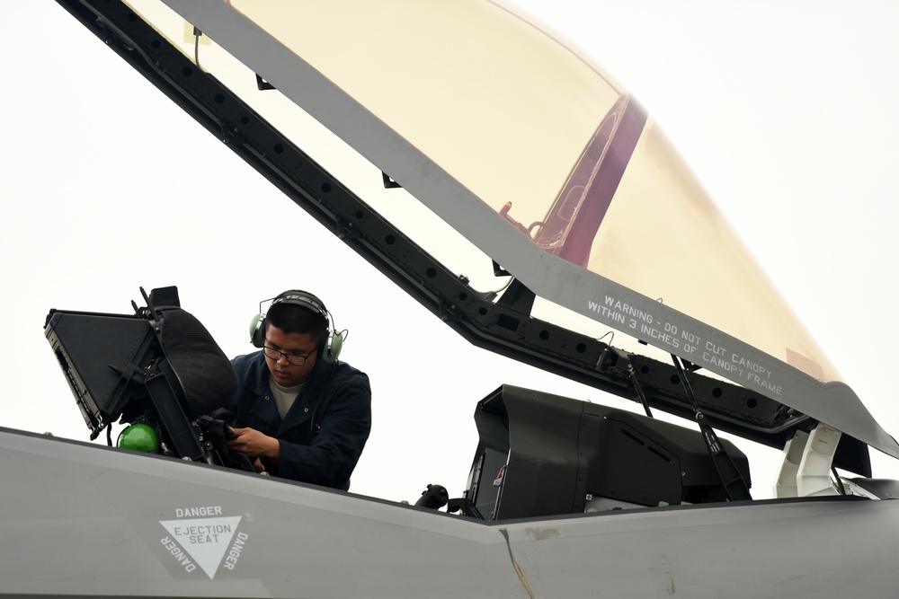 Astral Knight 2019: Maintainers sharpen F-35A