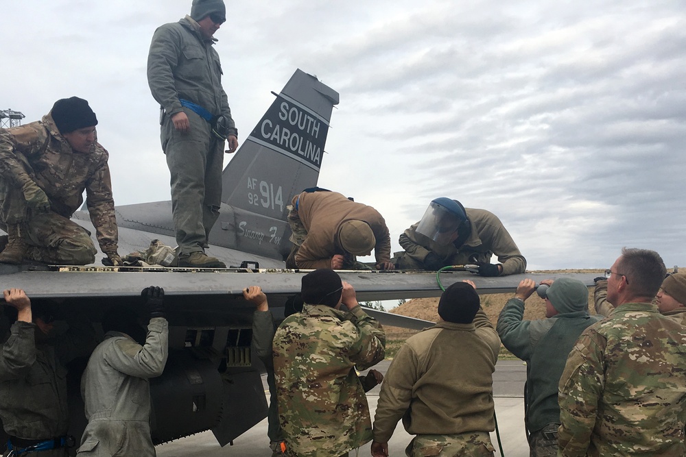SCANG maintainers perform heavy maintenance during ACE 19