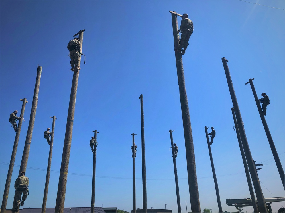 NCTC Gulfport Prepares Seabees to Work on Utility Poles