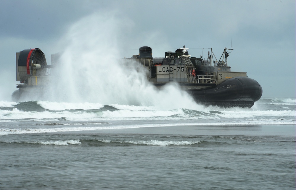 U.S.S. Anchorage and U.S. Navy Third Fleet stage resources for Defense Support of Civil Authorities in Oregon