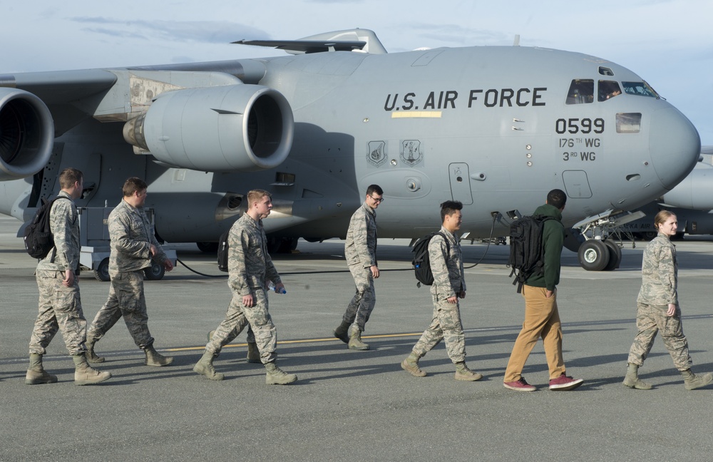 Cadets Experience C-17 Incentive Flight