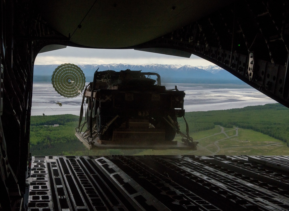 Cadets Experience C-17 Incentive Flight