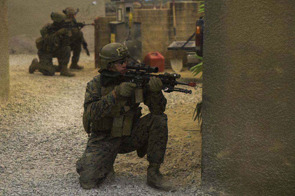 BLT 2/8 Conducts Infantry Immersion Trainer For 26th MEU's Realistic Urban Training