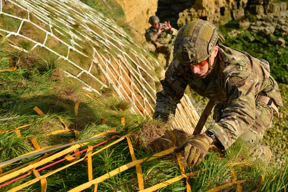 DDay75 Rangers at Pointe du Hoc