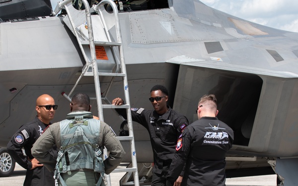 MCAS Beaufort: F-22 Demo Team