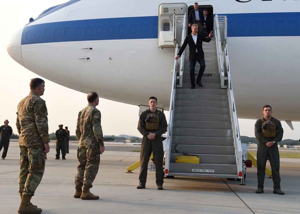 Osan welcomes Acting Secretary of Defense