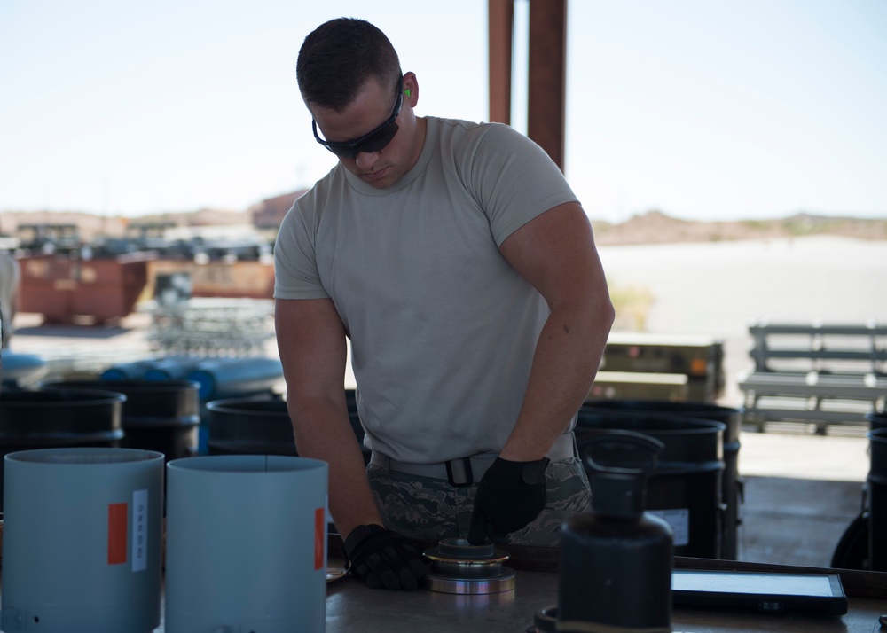 IDANG ammo troops build bombs at Nellis AFB