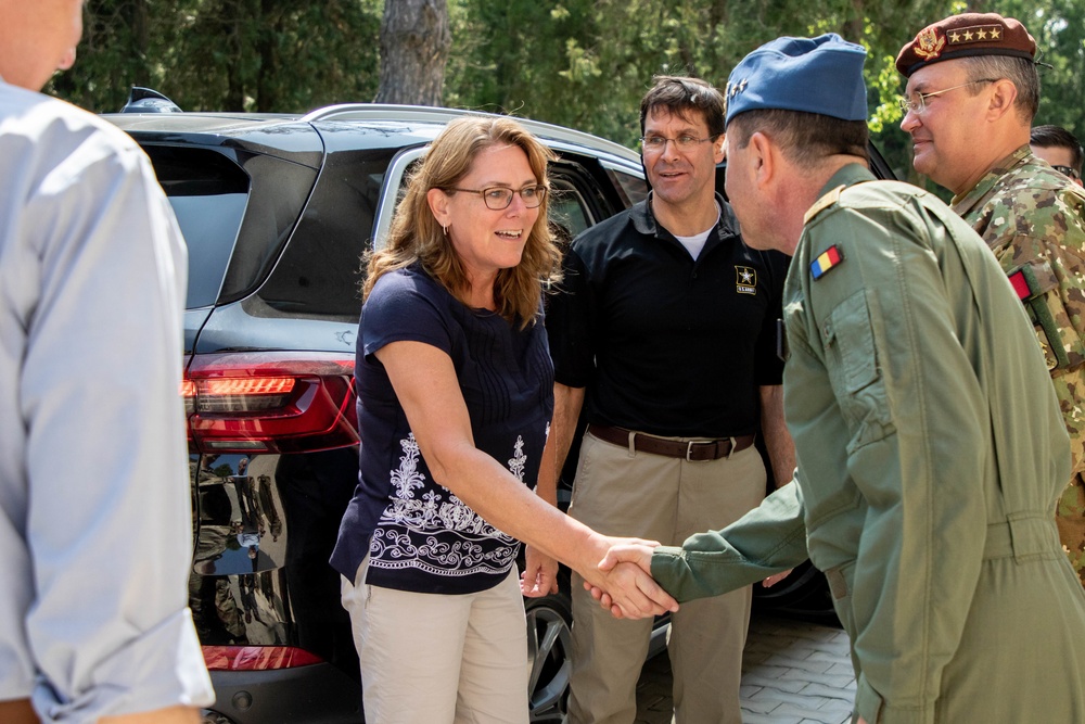 SecArmy spouse visits MK Air Base