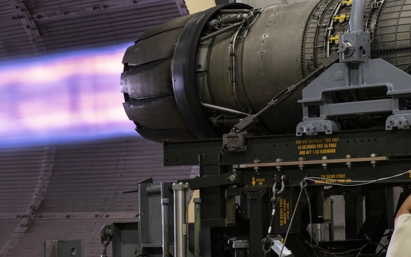 Test cell Airmen ready engines for launch