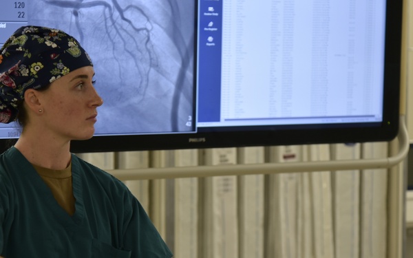 A Navy CVT prepares a lab at Walter Reed Bethesda