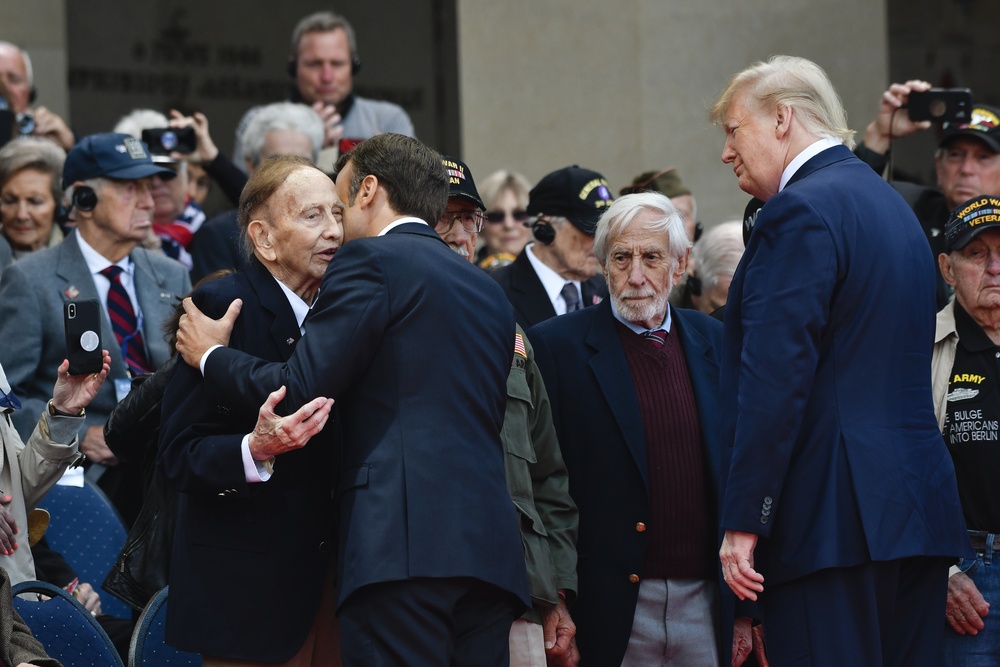 French President Embraces World War II Veteran