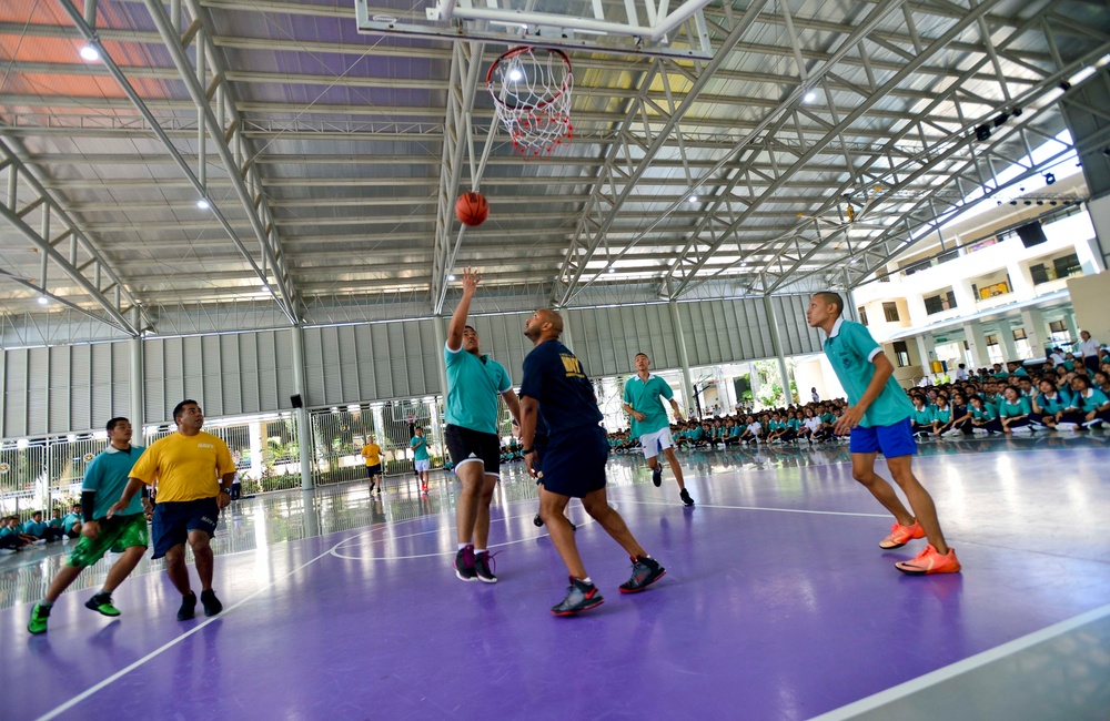 Sailors Participate in a Community Project During CARAT Thailand 2019