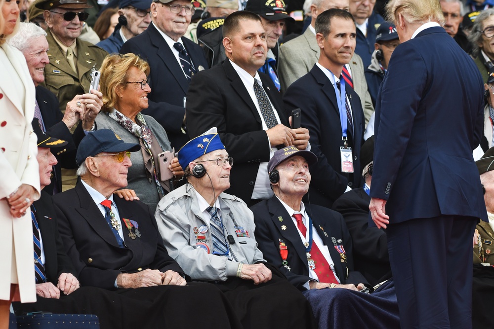 POTUS meets with WWII Veterans on Stage