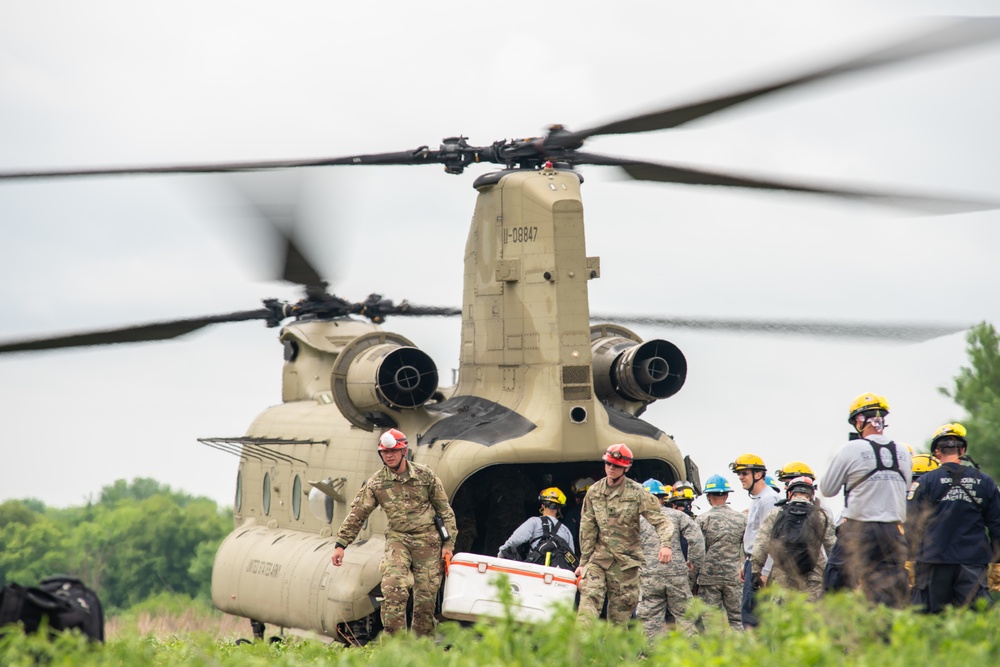 Missouri military, government and civilian agencies work together during disaster exercise Vigilant Guard