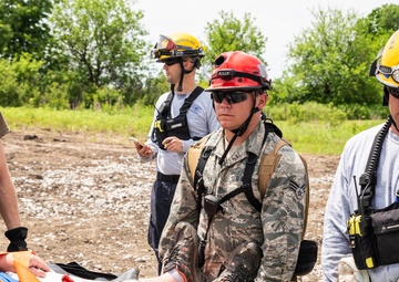 Missouri military, government and civilian agencies work together during disaster exercise Vigilant Guard