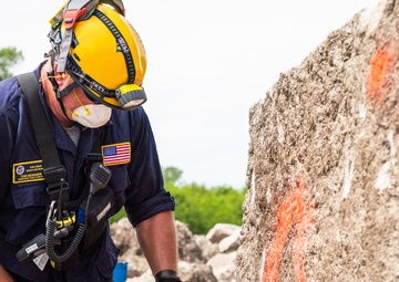 Missouri military, government and civilian agencies work together during disaster exercise Vigilant Guard