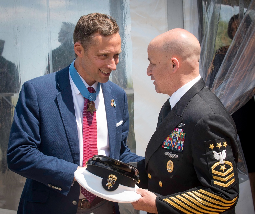 DVIDS - Images - D-Day 75th: POTUS, MCPON Salute D-Day Veterans [Image ...