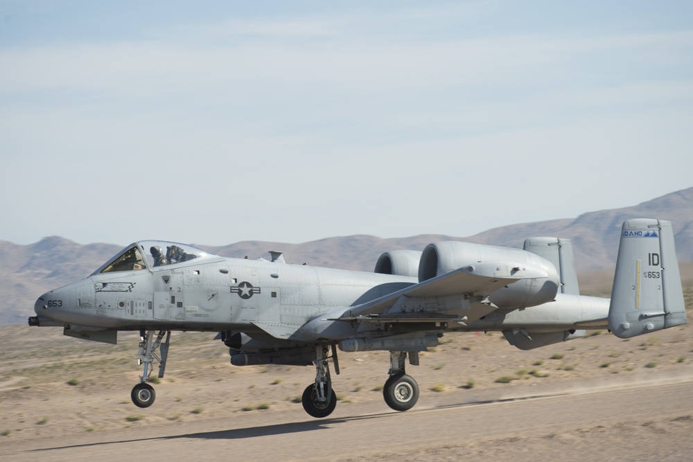 190th Fighter Squadron executes an austere landing