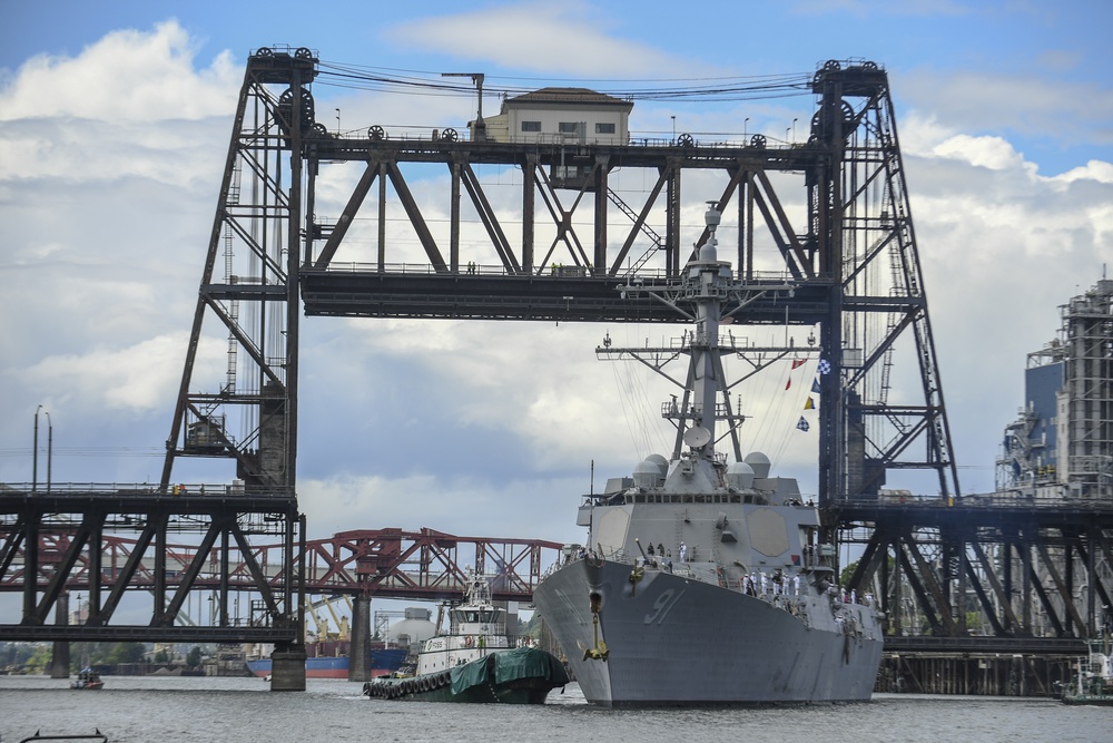 U.S. Navy Ships Arrive for Rose Fest