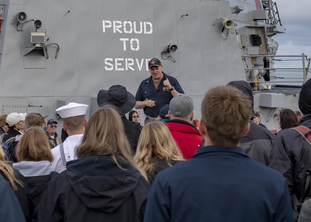 USS Pinckney Embarks Visitors for Rose Festival Fleet Week